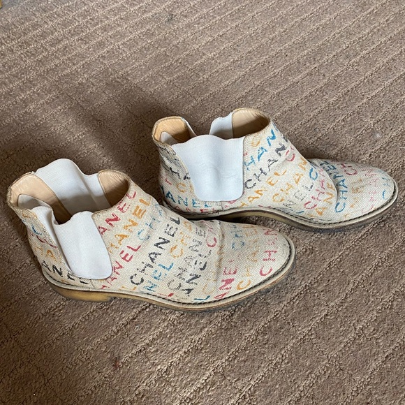 Authenticic Chanel Statement Ankle boots. Retails $1100 - Picture 6 of 9